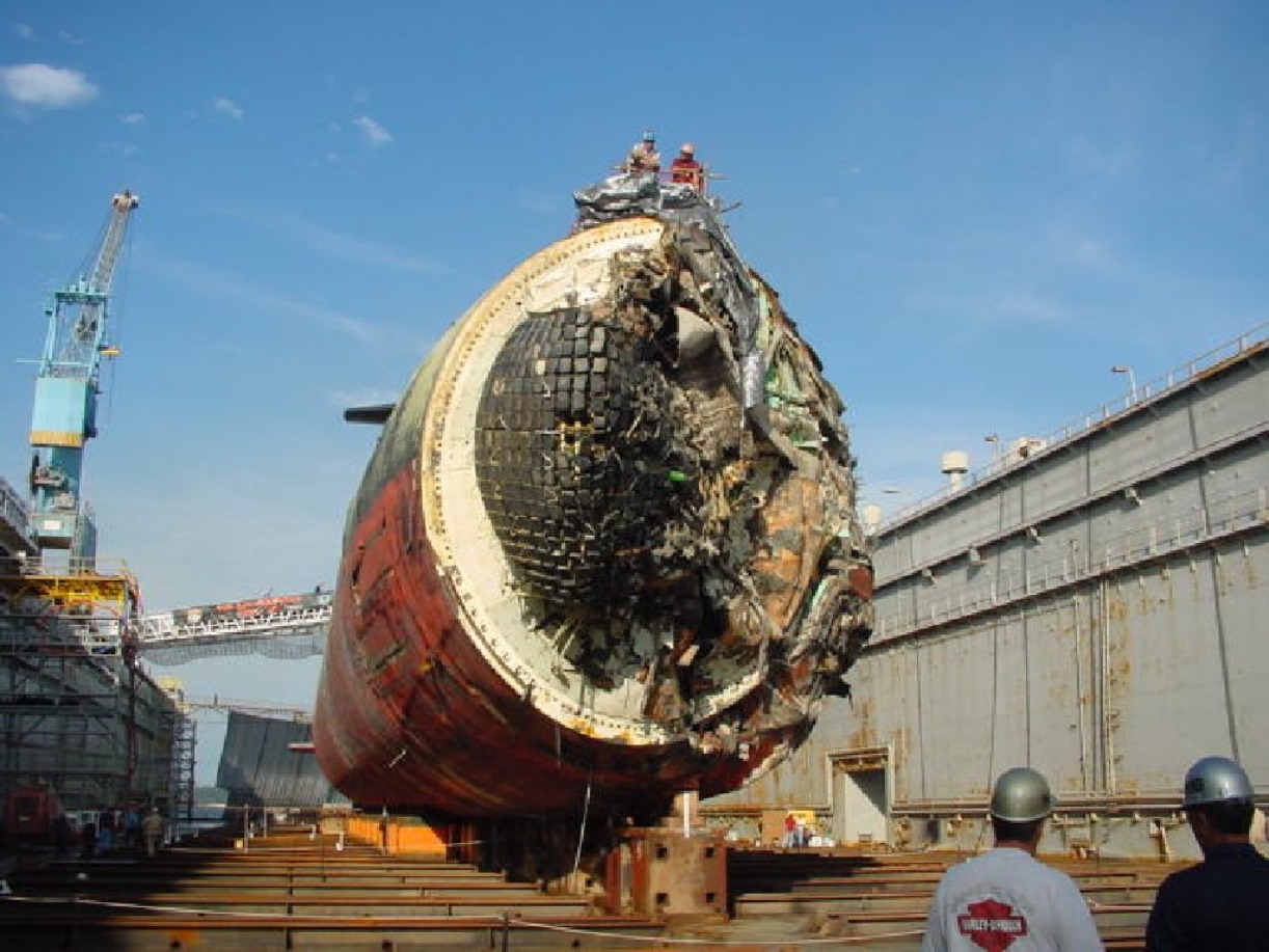 this-is-what-happens-when-a-u-s-navy-submarine-hits-an-underwater